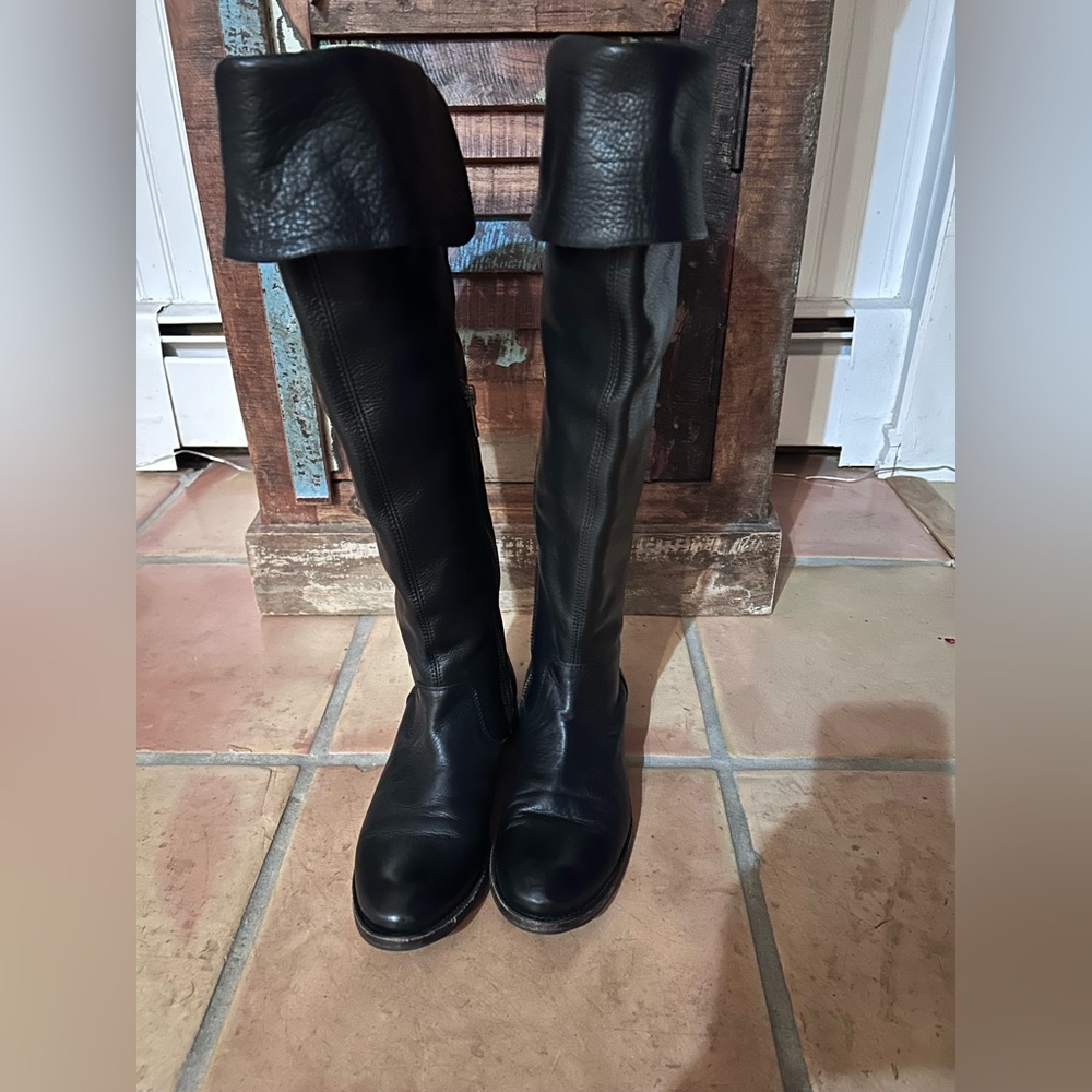 Frye size 6 women’s tall boots